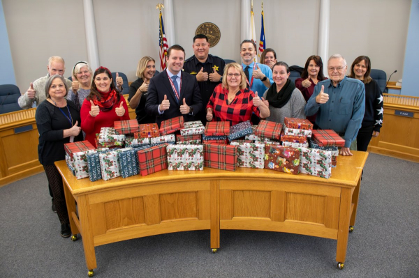 D64 Holiday Gift Baskets 2023